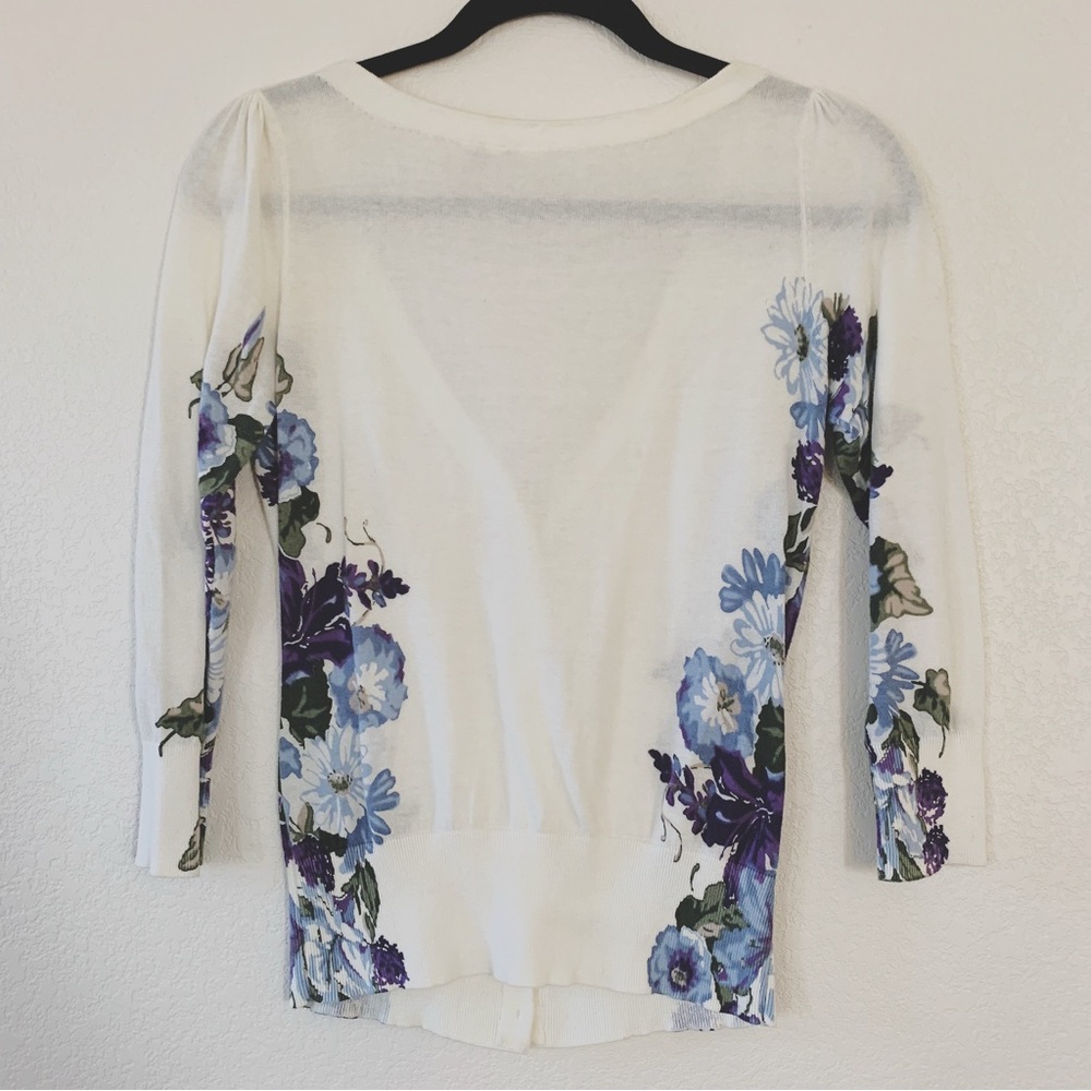 Anthropologie White and Blue Fitted 3/4 Sleeve Blouse - Picture 2 of 4